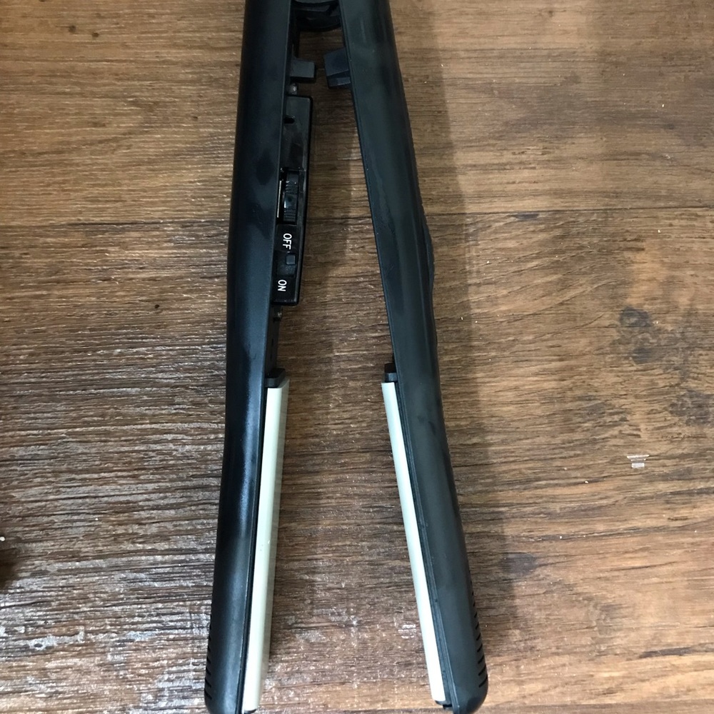 Hair straightener